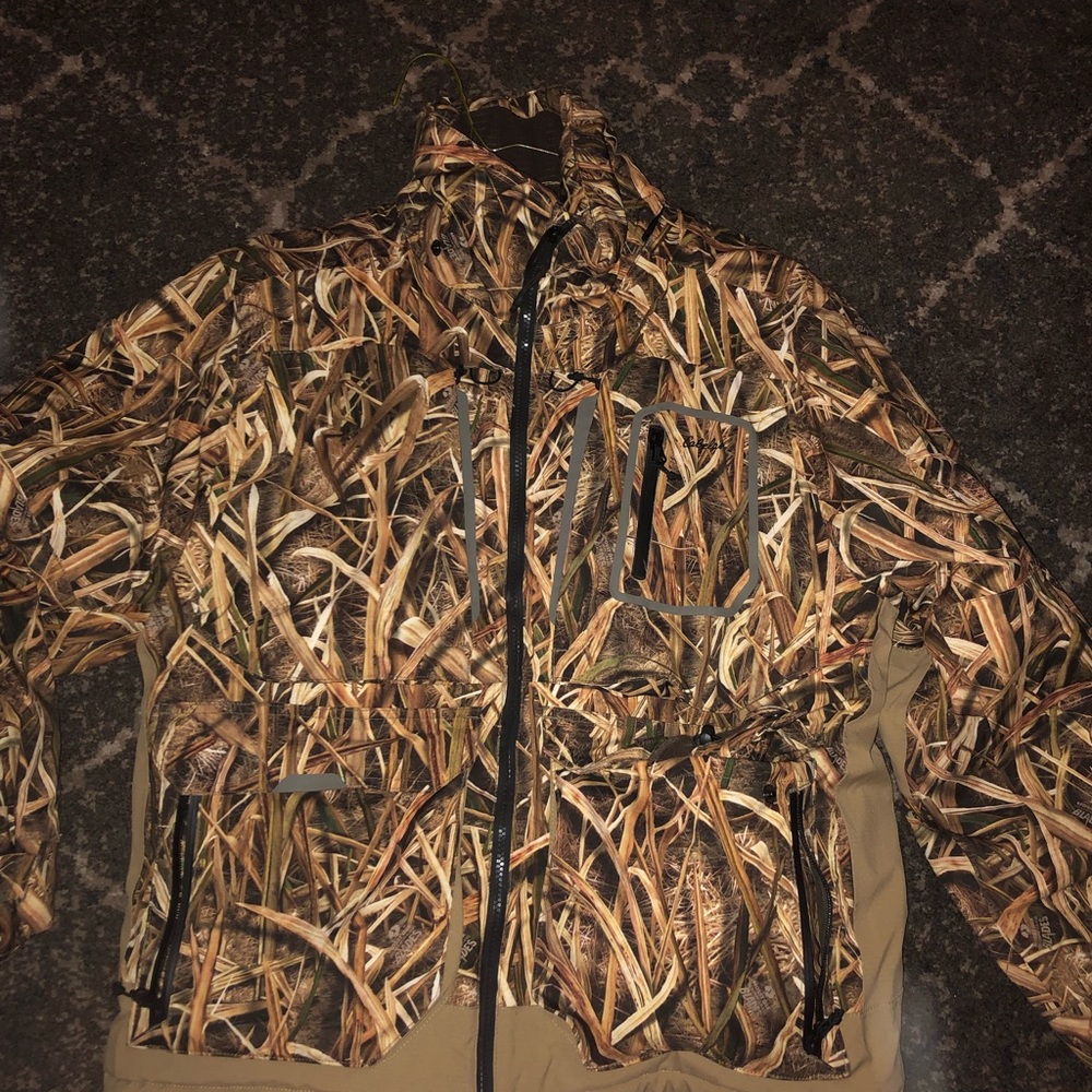 Cabela’s Mossy Oak Blades Waterfowl Hunting Jacket.